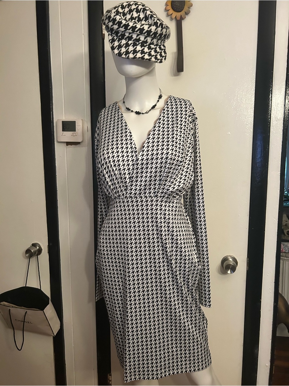 Black and White Houndstooth V-Neck Long Sleeve Dress